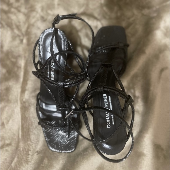 Donald J Pliner Block Heels - Picture 5 of 5